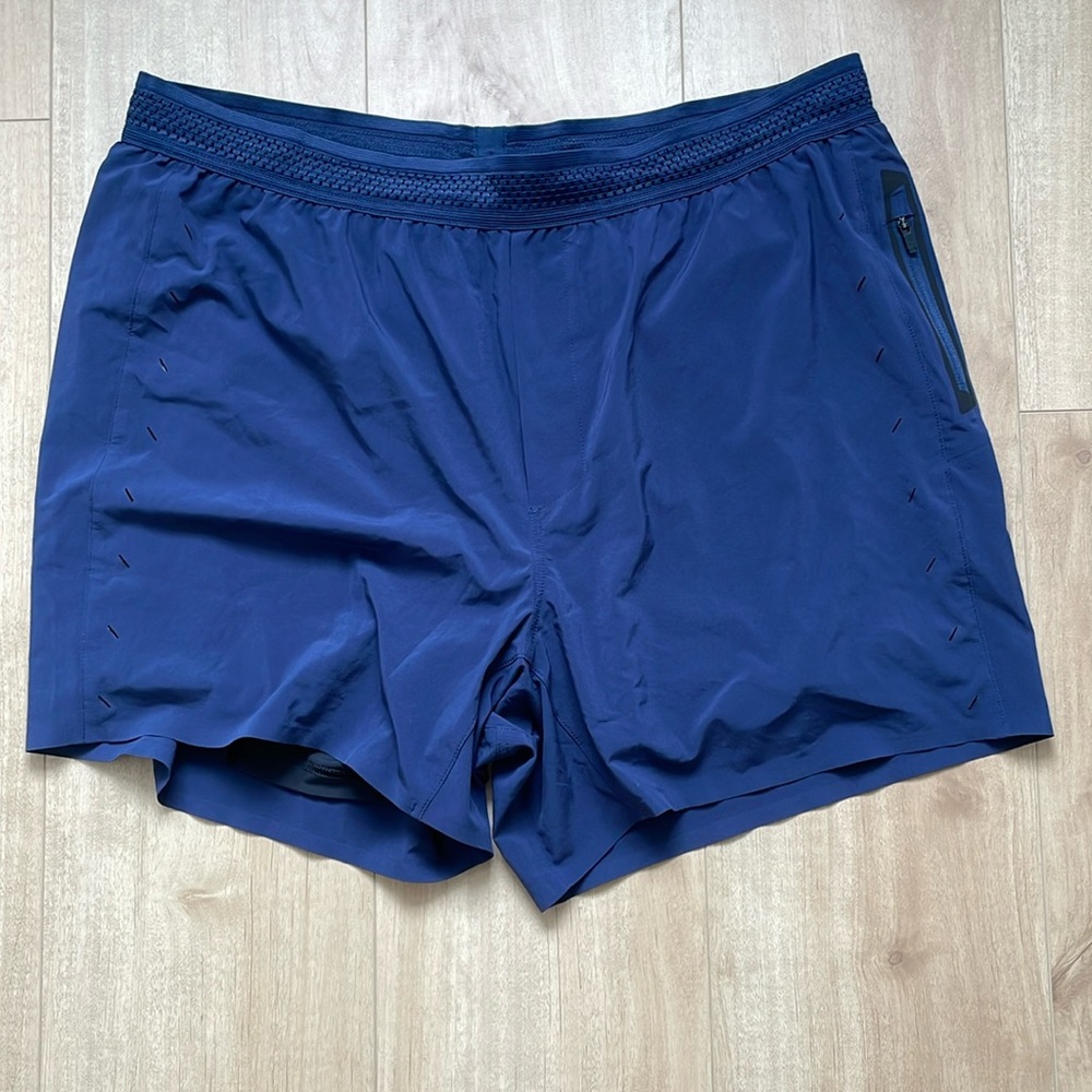Ten Thousand Session Lined short  size XXl